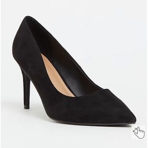Black Faux Suede Pointed Toe Pump (WW)